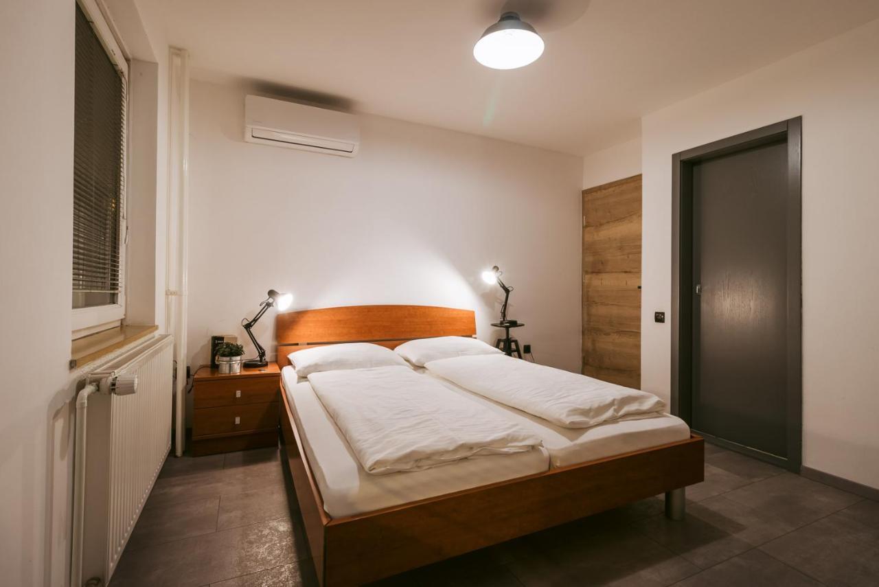 Pri Karlu Rooms & More มาริบอร์ ภายนอก รูปภาพ